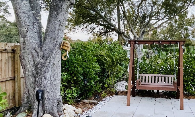 Alta Vista Apartment | Sarasota -Close to Lido & Siesta Beaches, Downtown, Pinecraft & Nathan Benderson