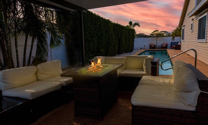 Whitfield House | Sarasota Retreat w/Pool, Near Beaches & Downtown