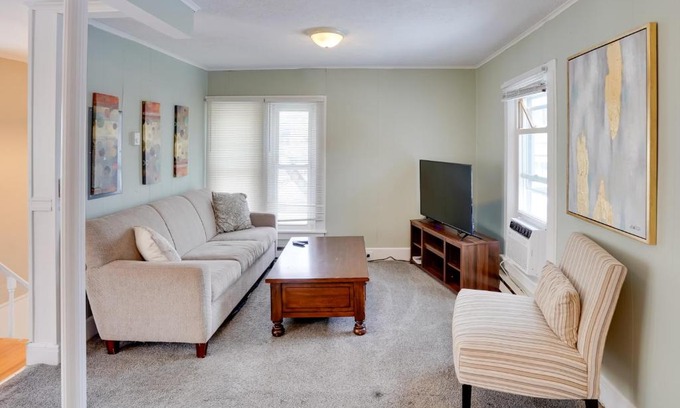Saratoga Springs Apartment | Saratoga Springs Apartment half Mi to Downtown