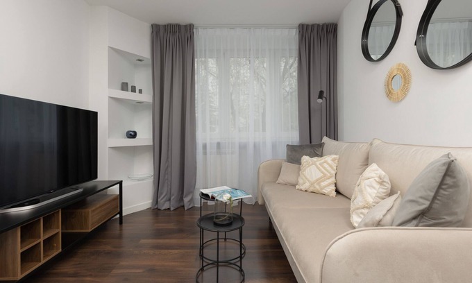 Saska Kepa Apartment | Saska Kepa Apartment by Renters