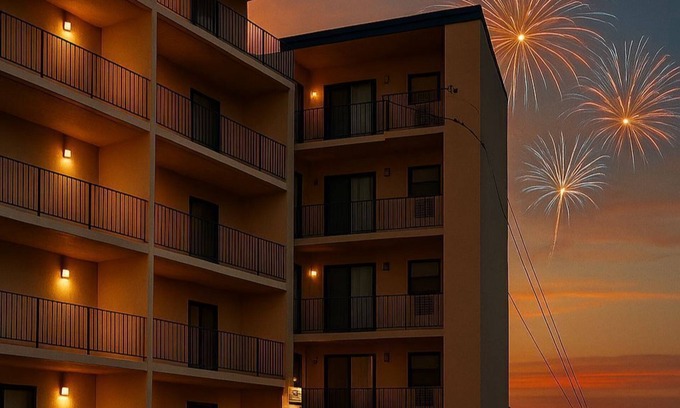 Lewes Apartment | Savannah Cabana/Beach & Firework Views!