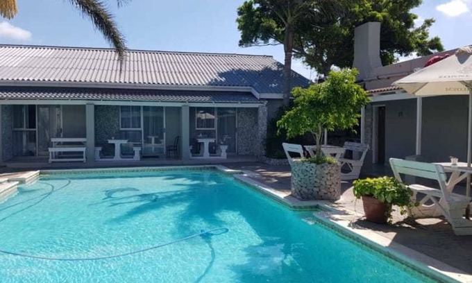 Jeffreys Bay Hotel | Savoy hotel
