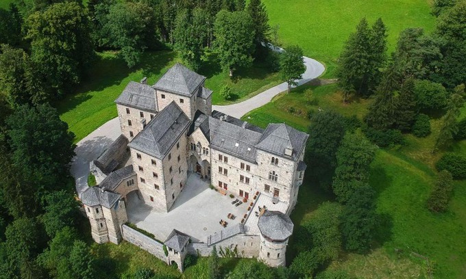 Bruck an der Grossglocknerstrasse Apartment | Schlossresidenz Fischhorn