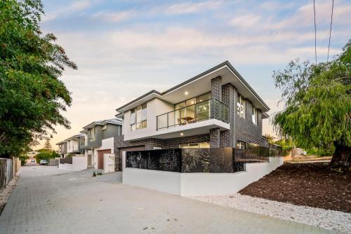 Scarborough House | Scarborough Escape, New 3Br Suite,141