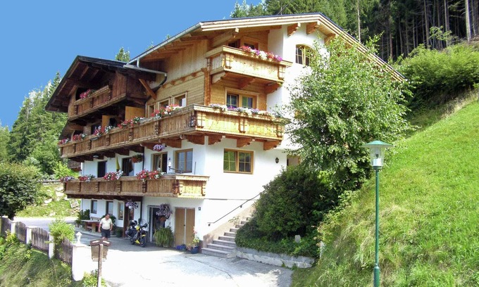 Gerlosbergeben Apartment | Scenic Apartment in Zell am Ziller-Gerlosberg with Garden