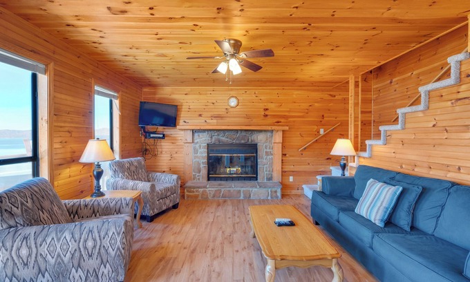 Byrdstown Cabin | Scenic 2 Bed 2 Story Chalet with Captivating Views and Direct Lake Access #20
