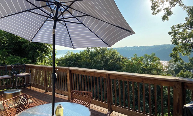 Bronston House | Scenic And Relaxing Lake Home - Deck Offers One of Absolute Best Lake Views