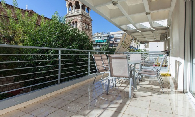 Petralona Apartment | Scenic Balcony Apt in Vibrant Petralona