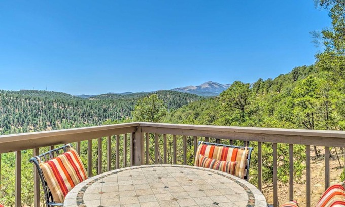 Alto House | Scenic Hideaway with Deck and Grill about 6 Mi to Ruidoso!