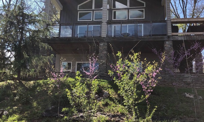 Marshall House | Scenic Smokey Mountain view
