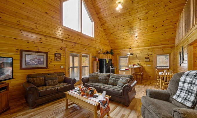 Sevierville Cabin | Scenic Smokies Cabin Getaway