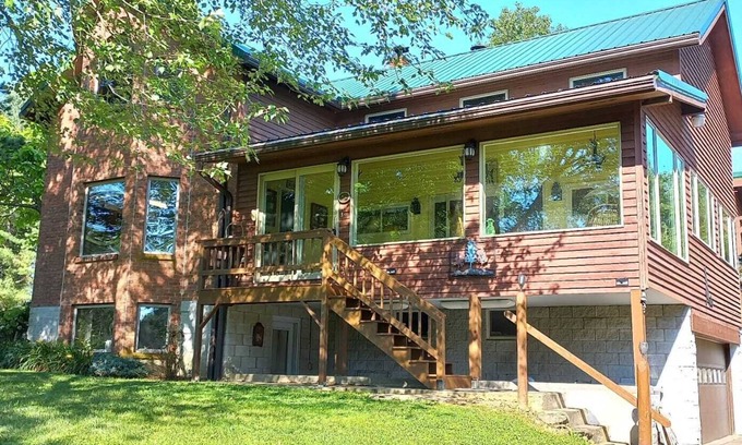 Paris Other | Scenic Stillwater Retreat in rural KY Horse Country, WiFi/AC, Fishing/Canoeing