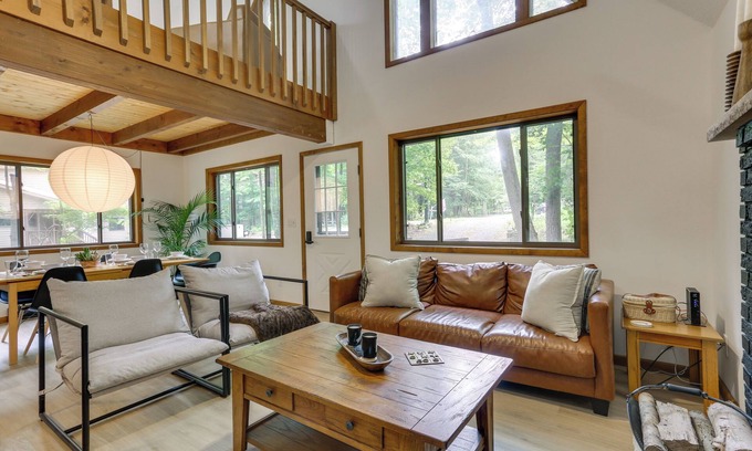 Hamlin House | Screened Porch & Grill: Lake Ariel Vacation Rental