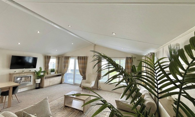 Newquay Villa | Sea Breeze Villa near to Newquay sleeping 6 guests