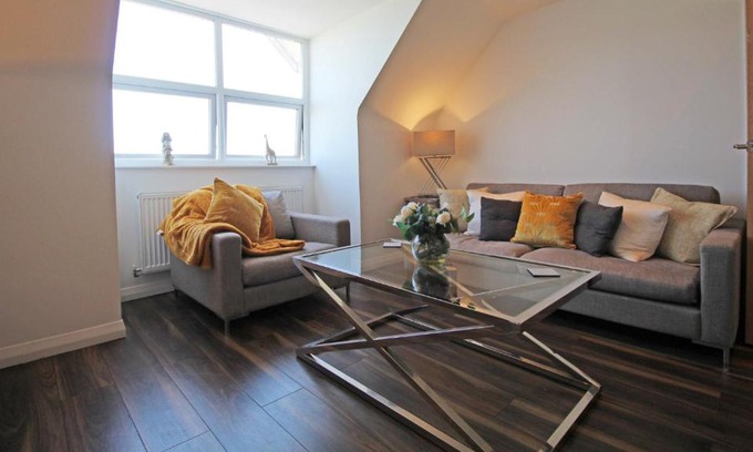 Felixstowe Apartment | Sea front luxury apartment with sea views