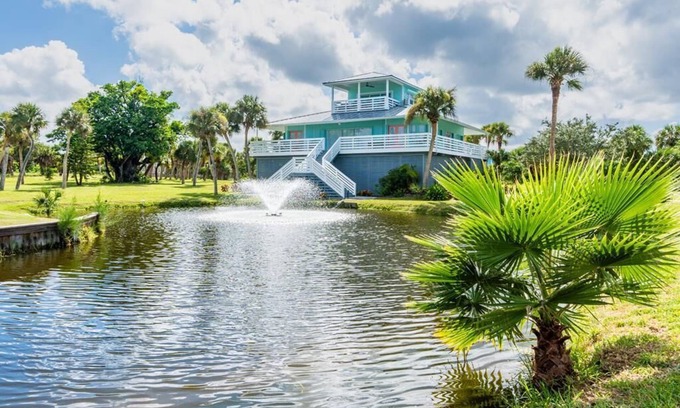 Palm Island House | Sea La Vie a breathless private beach home for your family and friends
