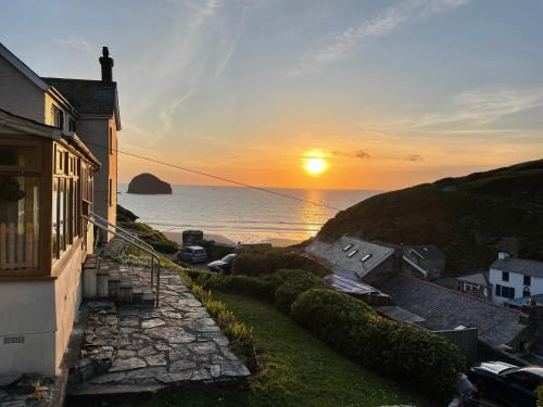 Trebarwith Strand House | Sea Ledge
