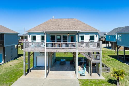 Crystal Beach House | Sea Leggs Cabin home