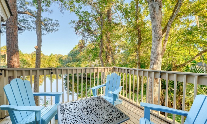 Oceanside House | Sea Pines Home - Walk to the Beach! Lagoon View + Pool