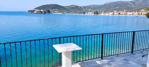 Volos House | Sea Rock House