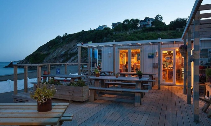 Millendreath Apartment | Sea Shore apartments are perfect for families.