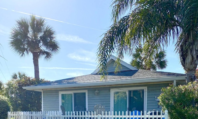 Surfcrest Village House | Sea Urchin Cottage Bring your family! Surf Crest, bunk beds, Steps to the Beach