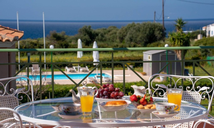 Kaligata Villa | Sea view Private Pool 2-bedroom Luxury villa Cleo with Spa bath near the beach.