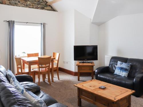 Dinas Dinlle Apartment | Sea View - Ukc6954