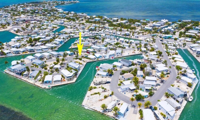 Cudjoe Key RV Rental | Seabreeze Escape WF RV Lot 489