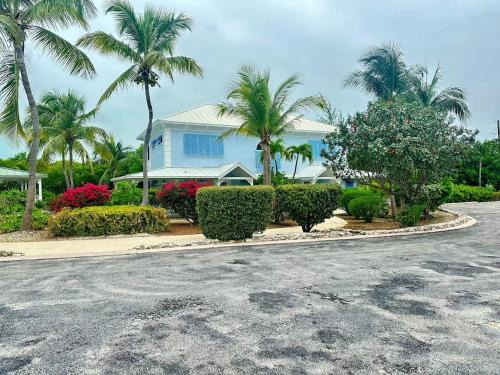 George Town House | Seabreeze Villa