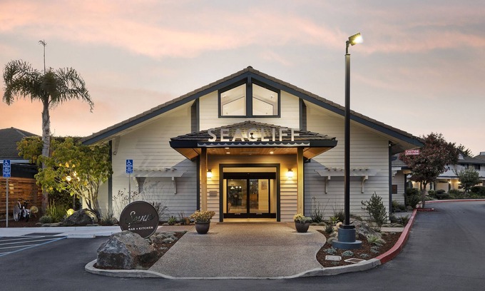 Aptos Hotel | Seacliff Inn Aptos, Tapestry Collection by Hilton