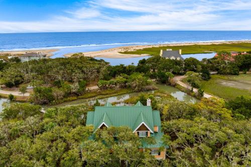Edisto Island House | Seaclusion by AvantStay Walk to the Beach