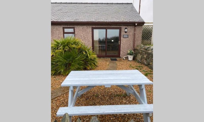Holyhead House | Seagull Cottage