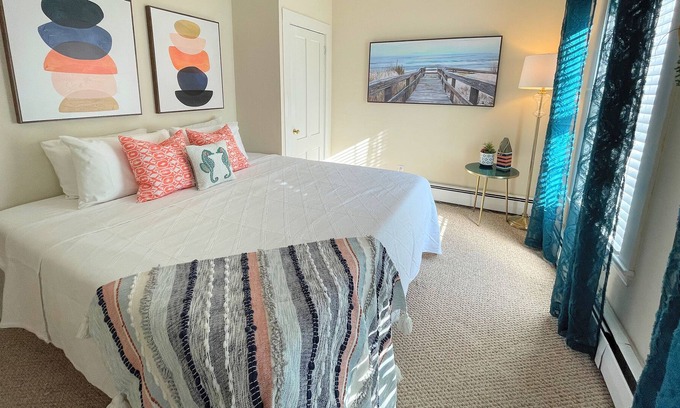 Hampton Condo | 'SEAHORSE' by WanderWow