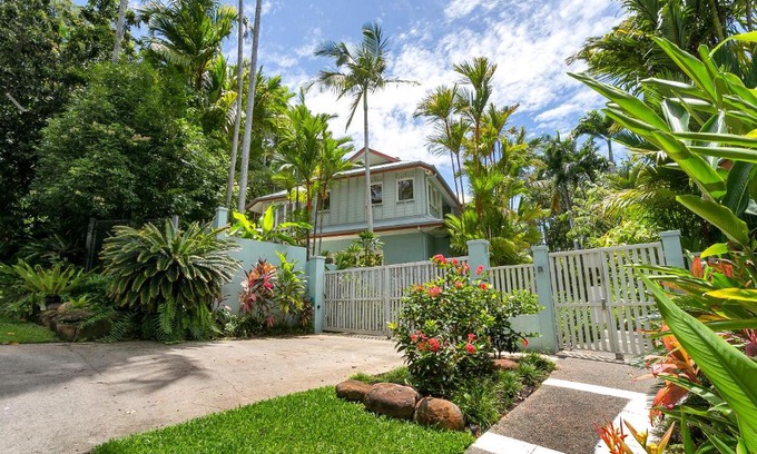 Port Douglas Villa | Seascape Holidays Villas on Murphy Street
