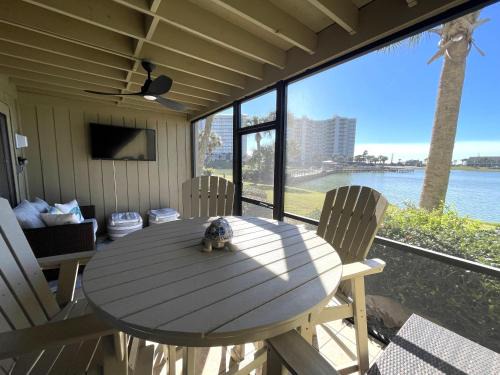 Miramar Beach House | Seascape Lakefront Villas 189- Don't Worry, Beach Happy