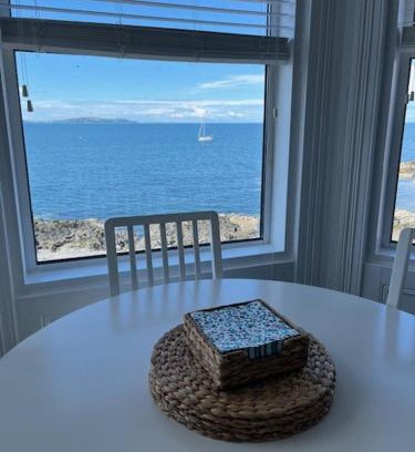 Bangor Apartment | Seascape Luxury sea front apartment