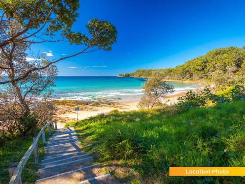 Narrawallee House | Seascape Macleay Street - walk to beach