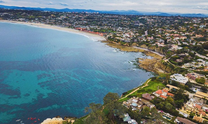 Village of La Jolla Apartment | Seashore X by Avantstay Chic La Jolla Flat 5mins From the Beach!
