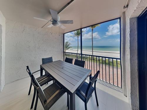 Mid Island Apartment | Seaside 107