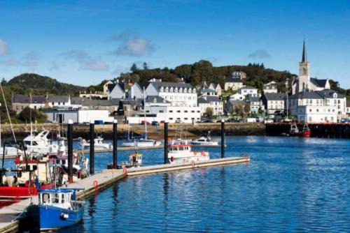 Killybegs Apartment | Seaside 3 Bed Killybegs Property on Main Street