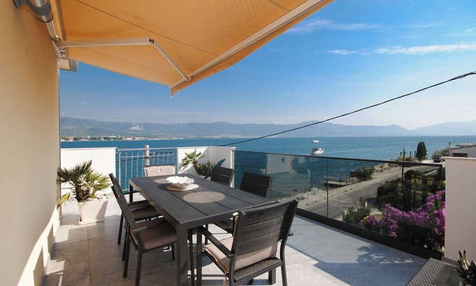 Arbanija Apartment | Seaside apartment with 3 terraces