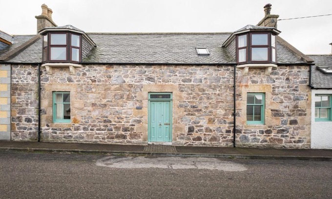 Buckie House | Seaside cottage on Moray coast