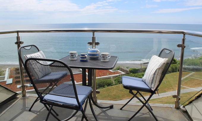 Seaton Apartment | Seaside Duplex Apartment with Amazing Sea Views