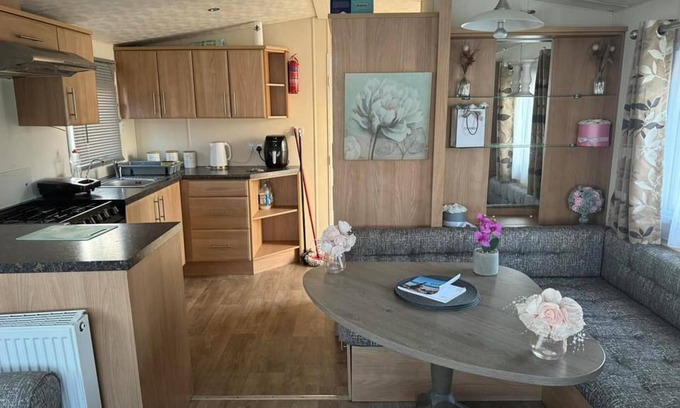 Clacton-on-Sea Apartment | Seaside Haven Retreat in Clacton-on-sea