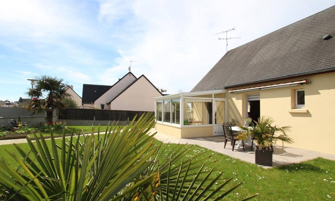 Saint-Pair-sur-Mer Cottage | Seaside house with garden in St Pair sur Mer