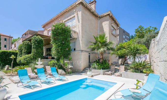 Bacvice House | Seaside luxury villa with a swimming pool Split (K-23559)