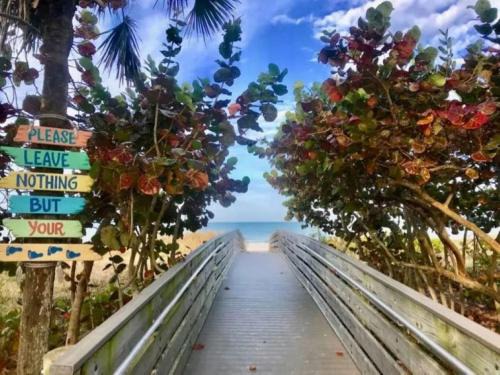 Indian Rocks Beach Apartment | Seaside Retreat Cottages #4