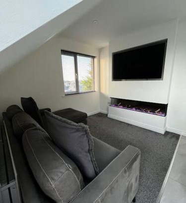 Bangor Apartment | Seaside Serenity: Modern Flat