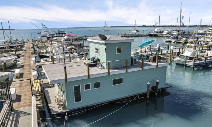 Fort Pierce Boat Rental | Seaside Serenity